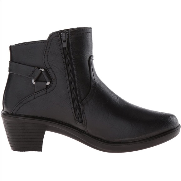 Easy Street Women's Dawnta Ankle Bootie - Picture 6 of 7